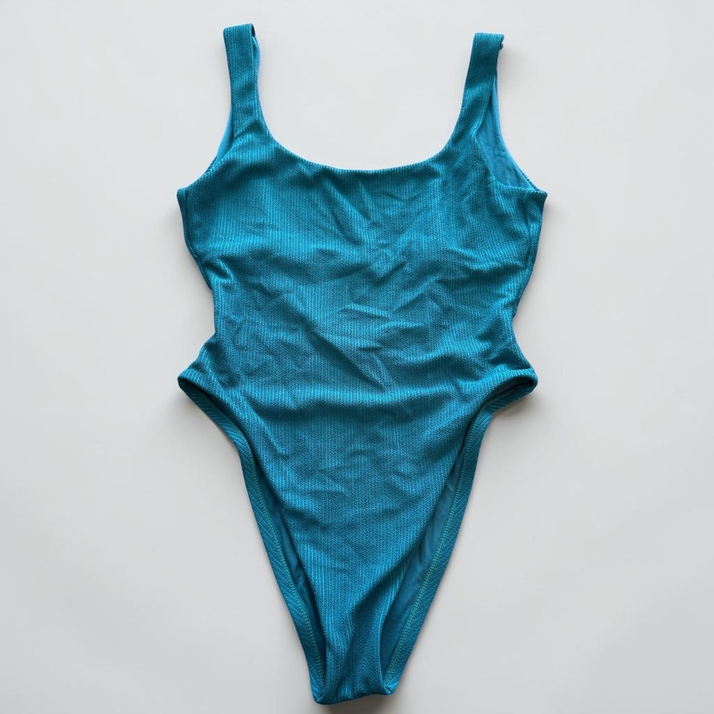 The Vitamin A Reese One-Piece Swimsuit Teal Scoop Neck Cheeky size Medium